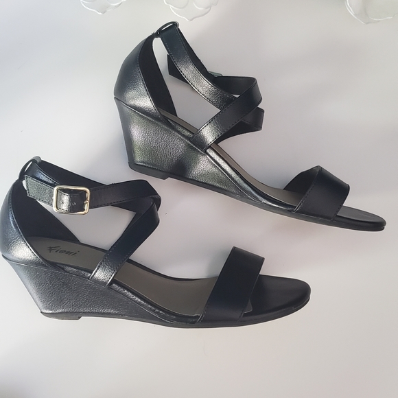 fioni wedge sandals